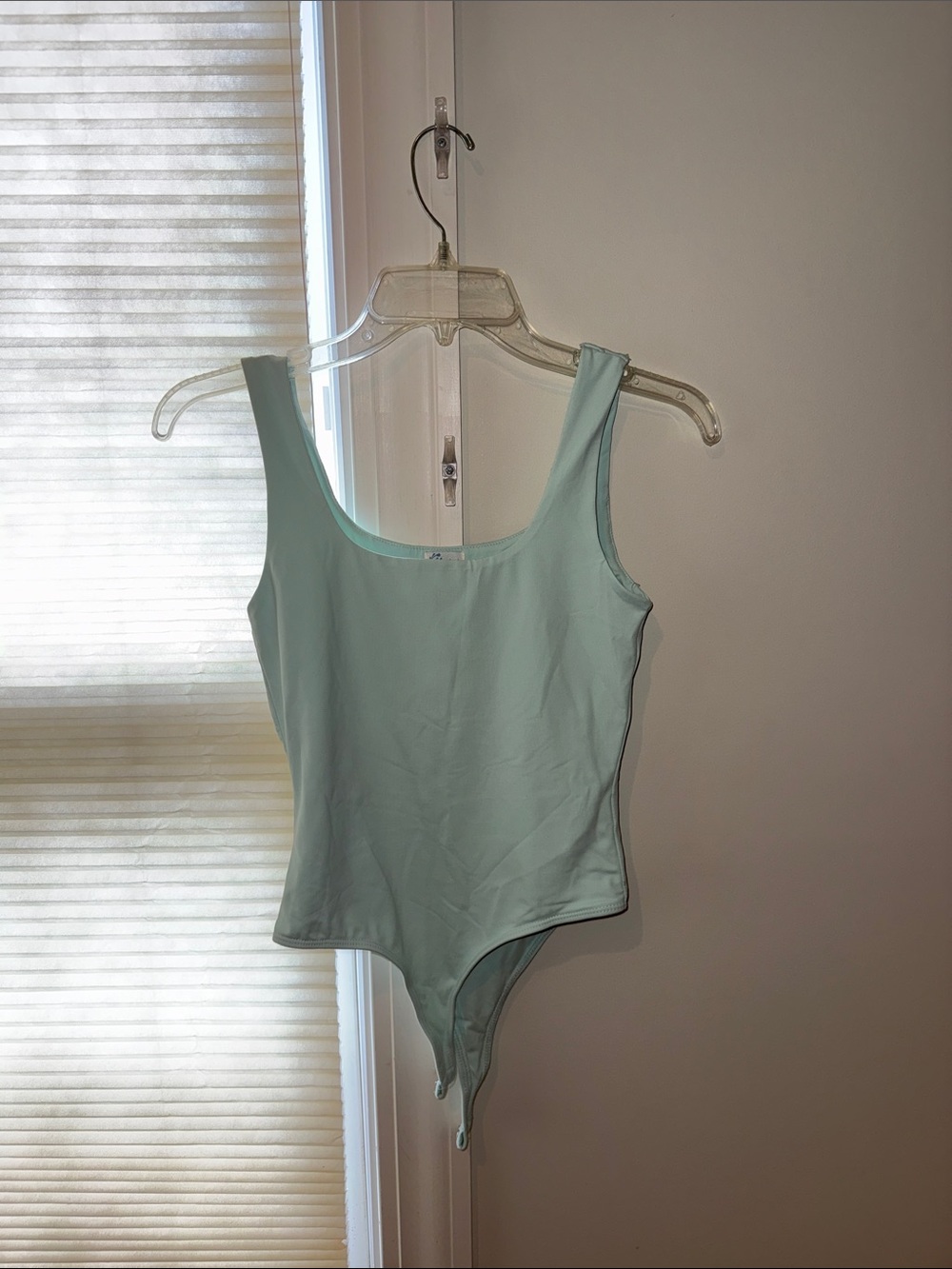 Francesca's Collections Mint Green Scoop Neck Bodysuit